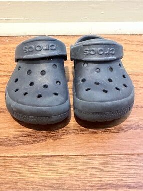 CROCS Kids Clog in Dark Navy Blue with Heel Strap